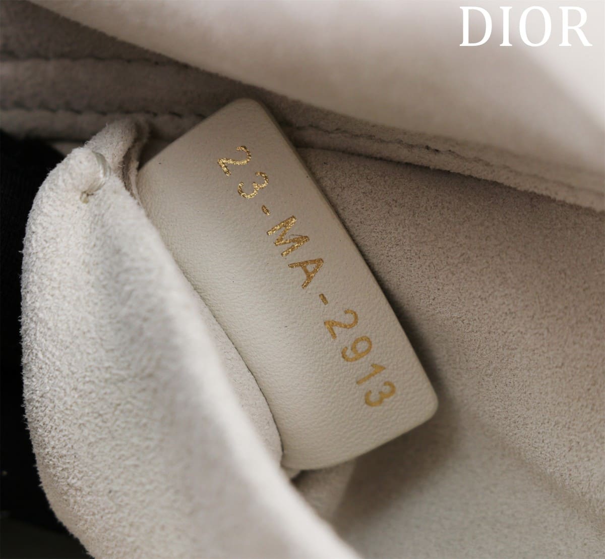 TÚI CHRISTIAN DIOR Lady-Joy embroiders tattered hạt cườm trắng