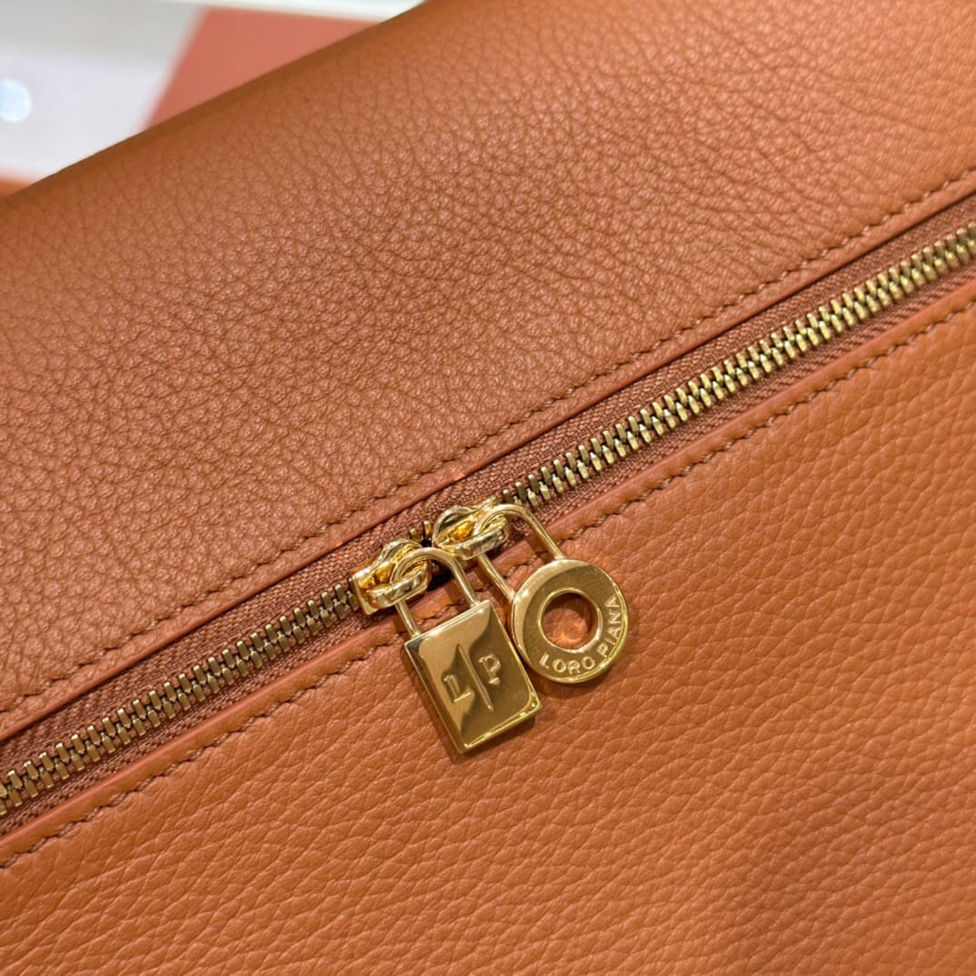 TÚI Loro Piana Women Extra Pocket L27 in Sheepskin Leather Brown
