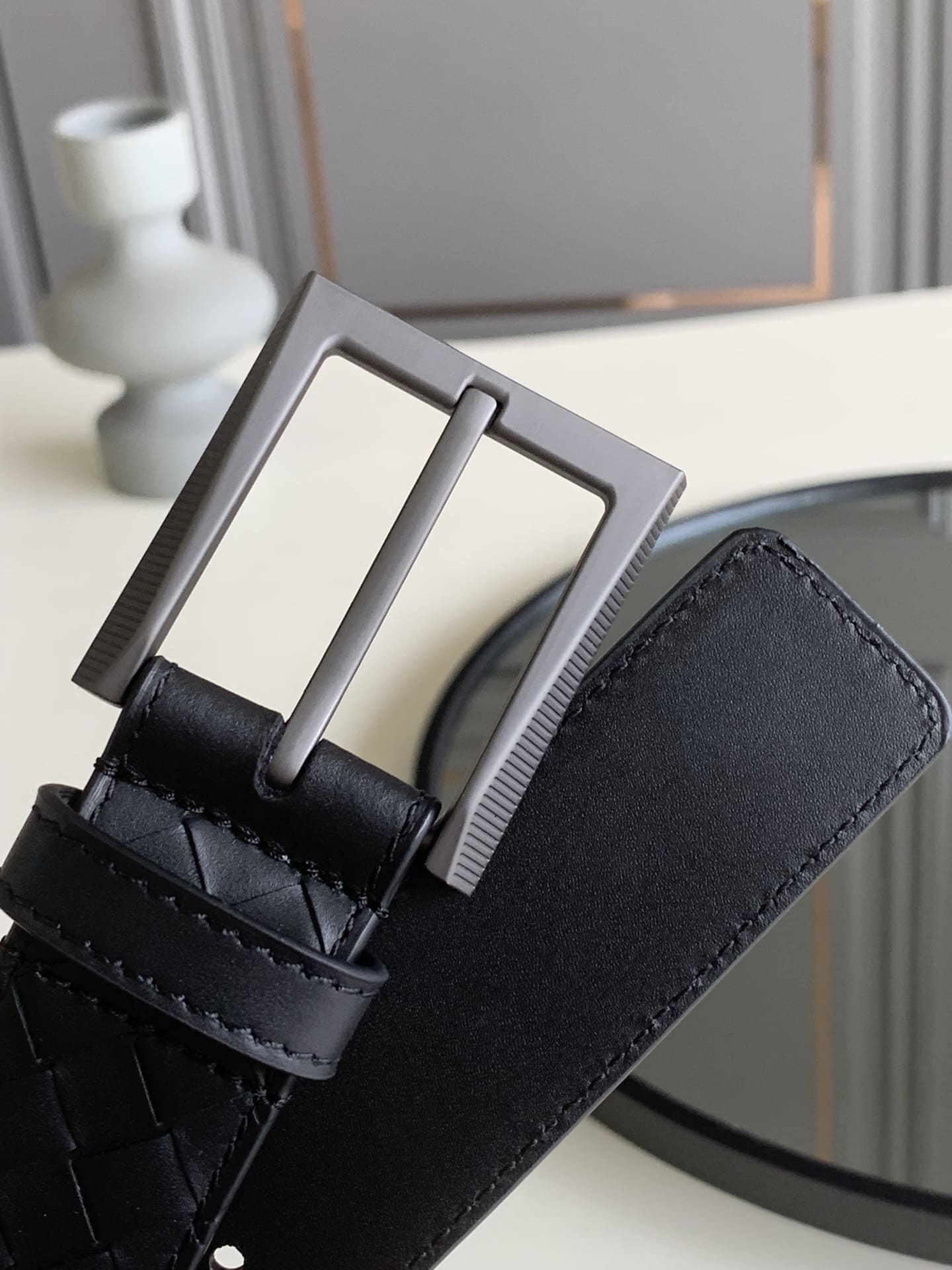 DÂY LƯNG BOTTGA VENETA INTRECCIATO LEATHER Khóa đen mờ
