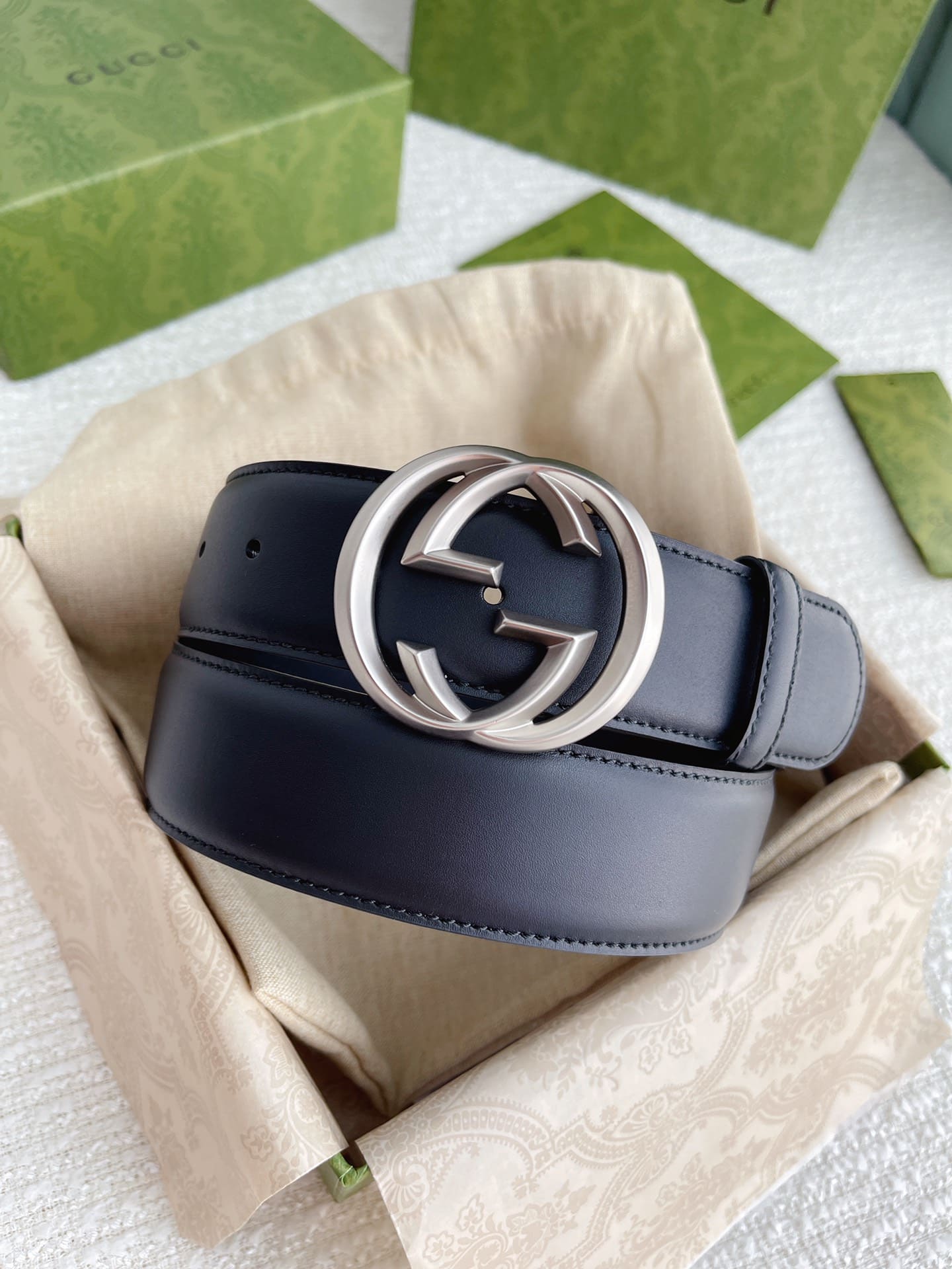 DÂY LƯNG GUCCI GG BLACK CALFSKIN LEATHER Khóa bạc