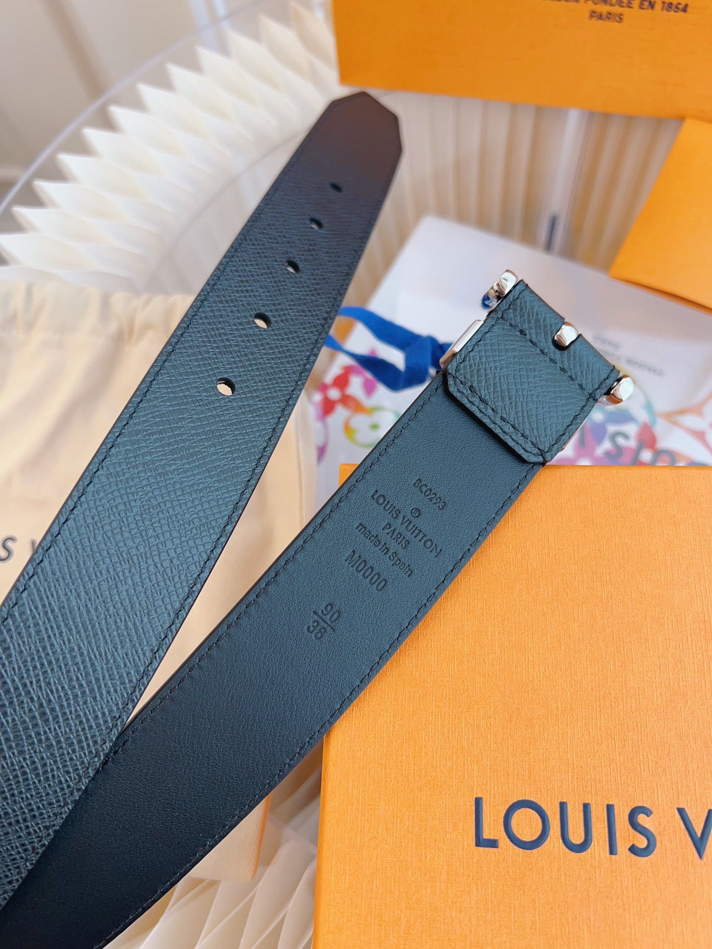 DÂY LƯNG LOUIS VUITTON SQUARE BLACK EPSOM LEATHER Khóa bạc