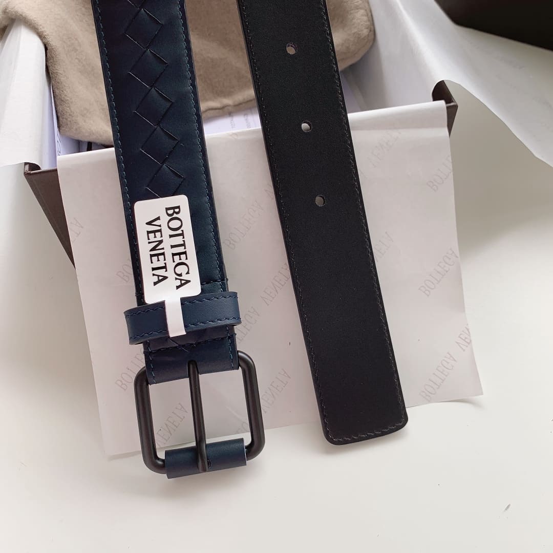 DÂY LƯNG BOTTGA VENETA BLUE INTRECCIATO LEATHER Khóa đen mờ