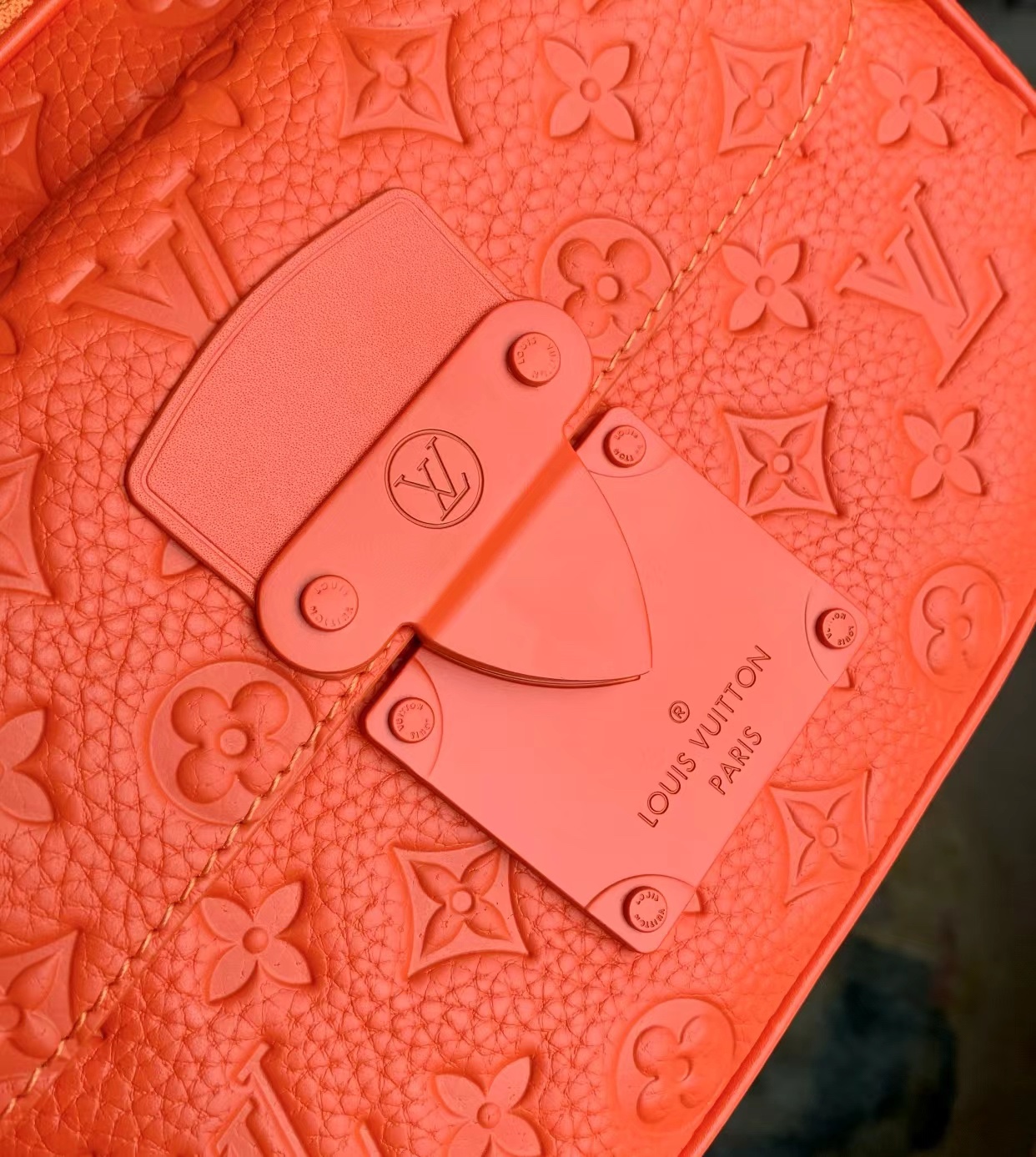 TÚI LOUIS VUITTON S-Lock Taurillon Monogram Virgil Abloh Messenger Bag