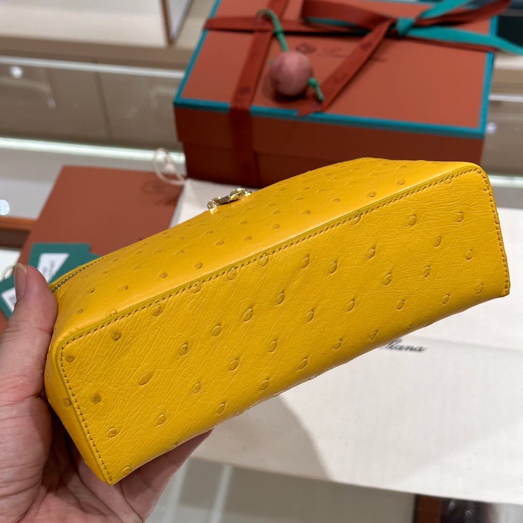 TÚI Loro Piana Women Extra Pocket L27 in Ostrich Leather Yellow da đà điểu(Gía Liên Hệ)