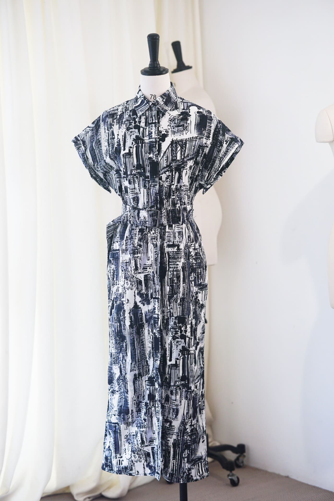 ĐẦM DIOR BLACK AND WHITE MID DRESS High Classy
