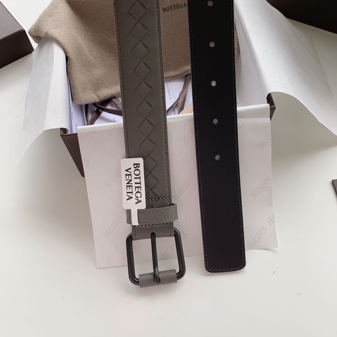 DÂY LƯNG BOTTGA VENETA GRAY INTRECCIATO LEATHER Khóa đen mờ
