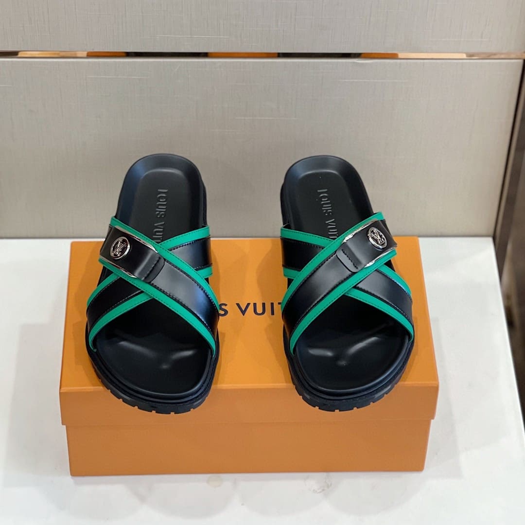 DÉP LOUIS VUITTON TRIANGLE LOGO SANDAL AAA