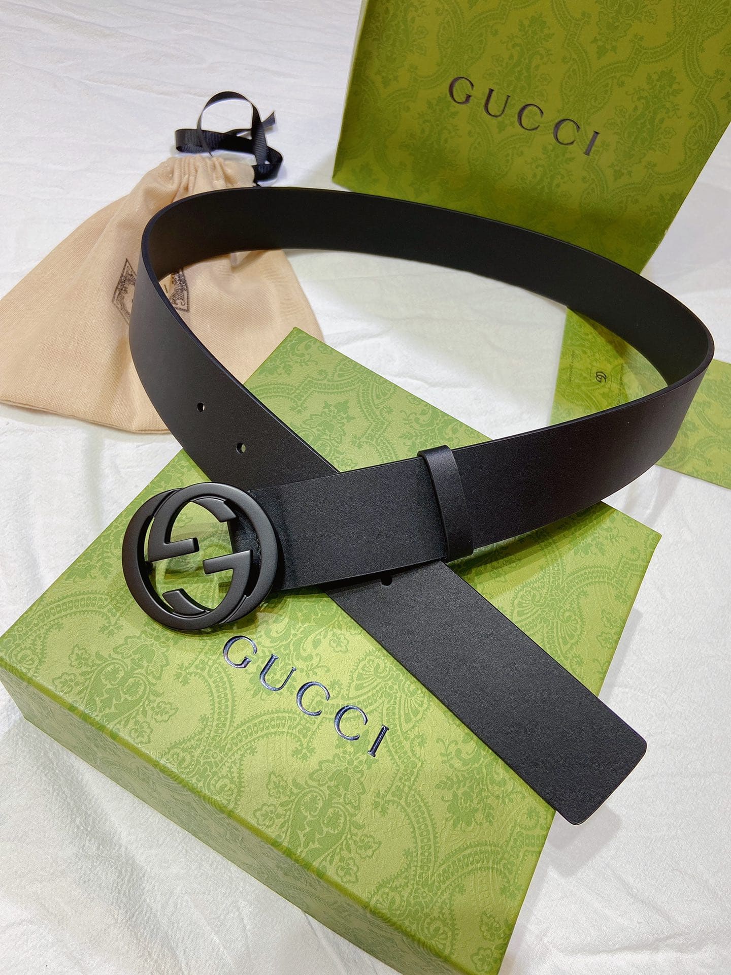 DÂY LƯNG GUCCI GG BLACK CALFSKIN LEATHER Khóa đen