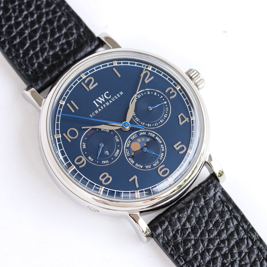 Đồng hồ IWC Schaffhausen Annual Calendar Automatic mặt số màu xanh