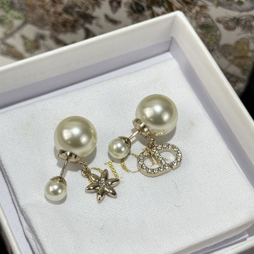 HOA TAI DIOR CD STARS TRIBALES