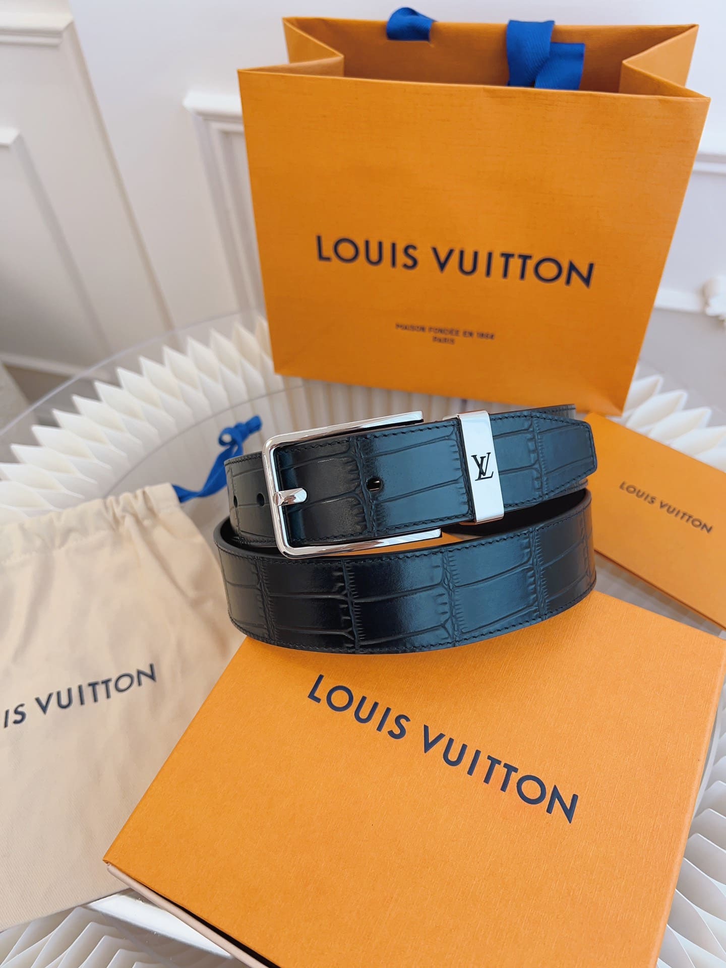 DÂY LƯNG LOUIS VUITTON BLACK CROCODILE LEATHER Da cá sấu khóa bạc