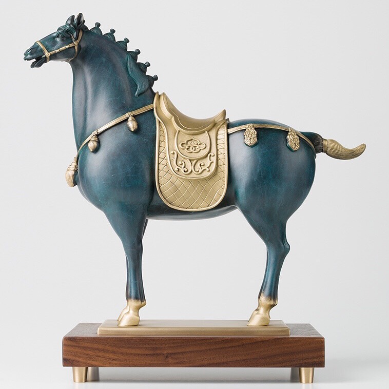 Bức ngựa chiến Thành La Mã giáp đồng