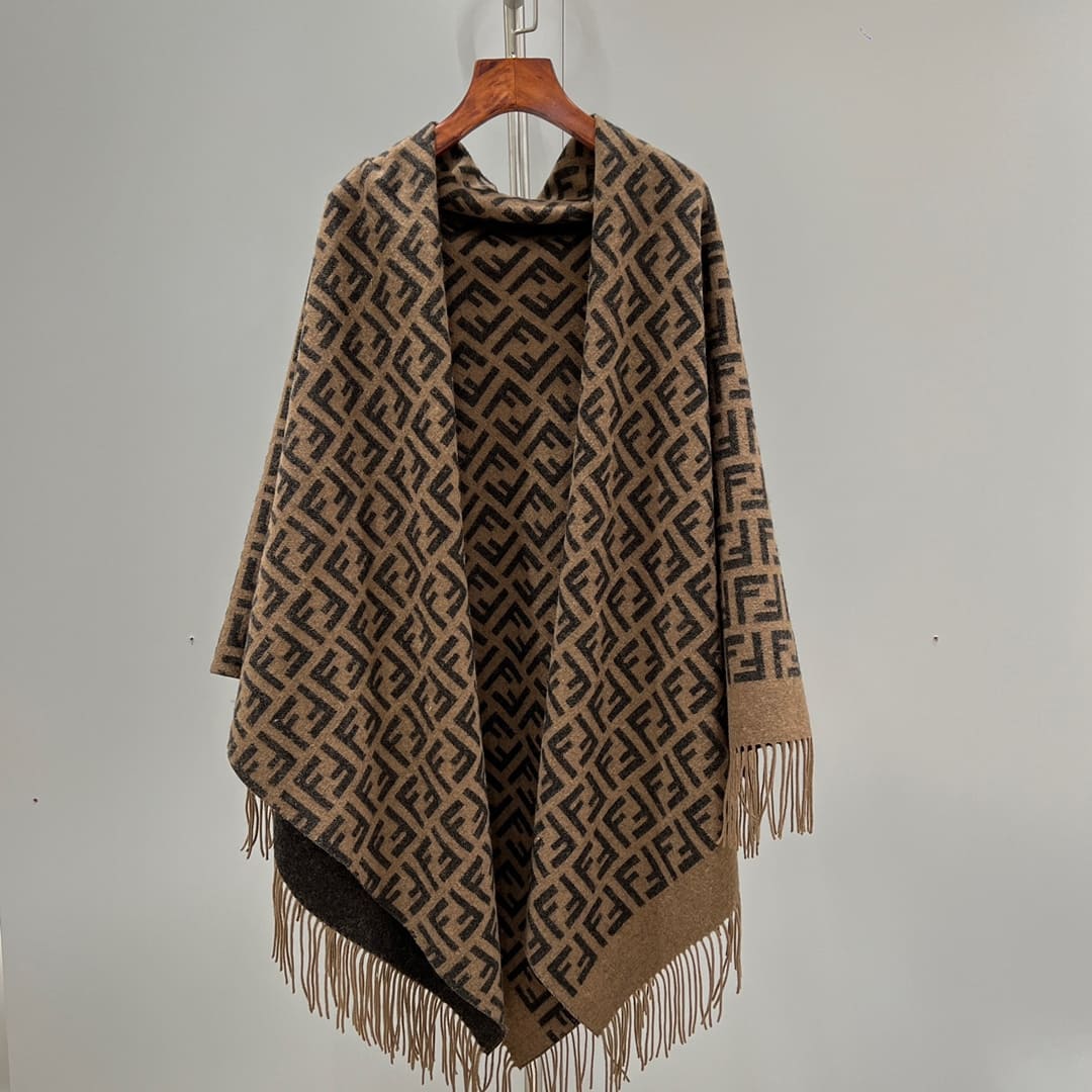 KHĂN FENDI Double F travel blanket scarf