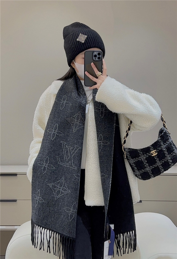 KHĂN Louis Vuitton LV monogram scarf unisex