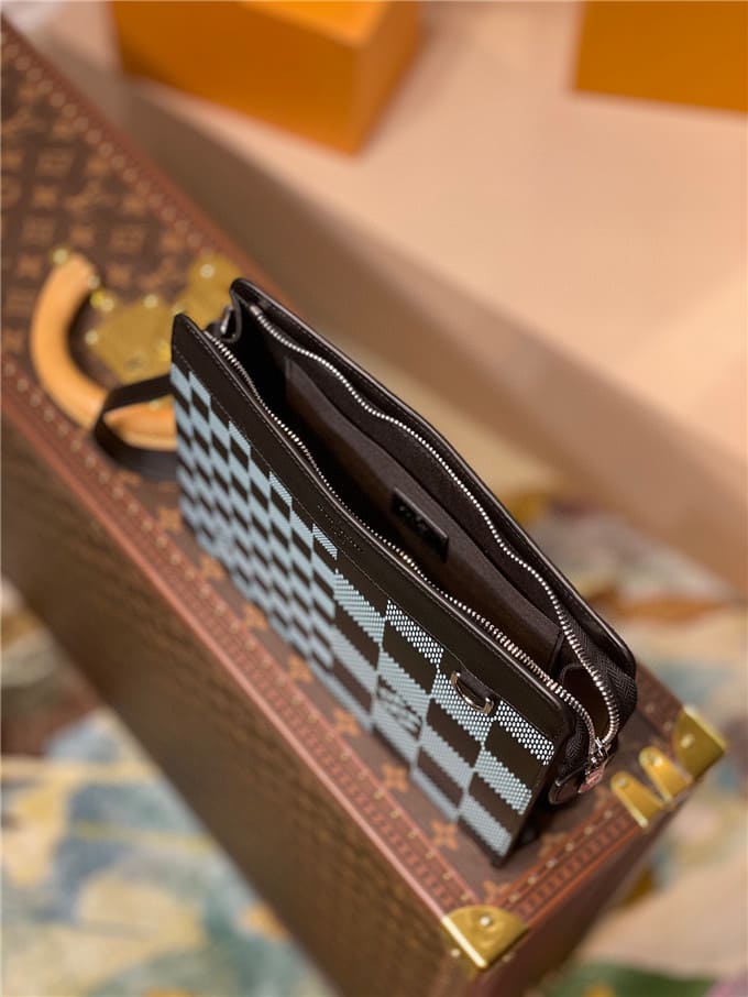 Túi LOUIS VUITTON standing pouch bag unisex