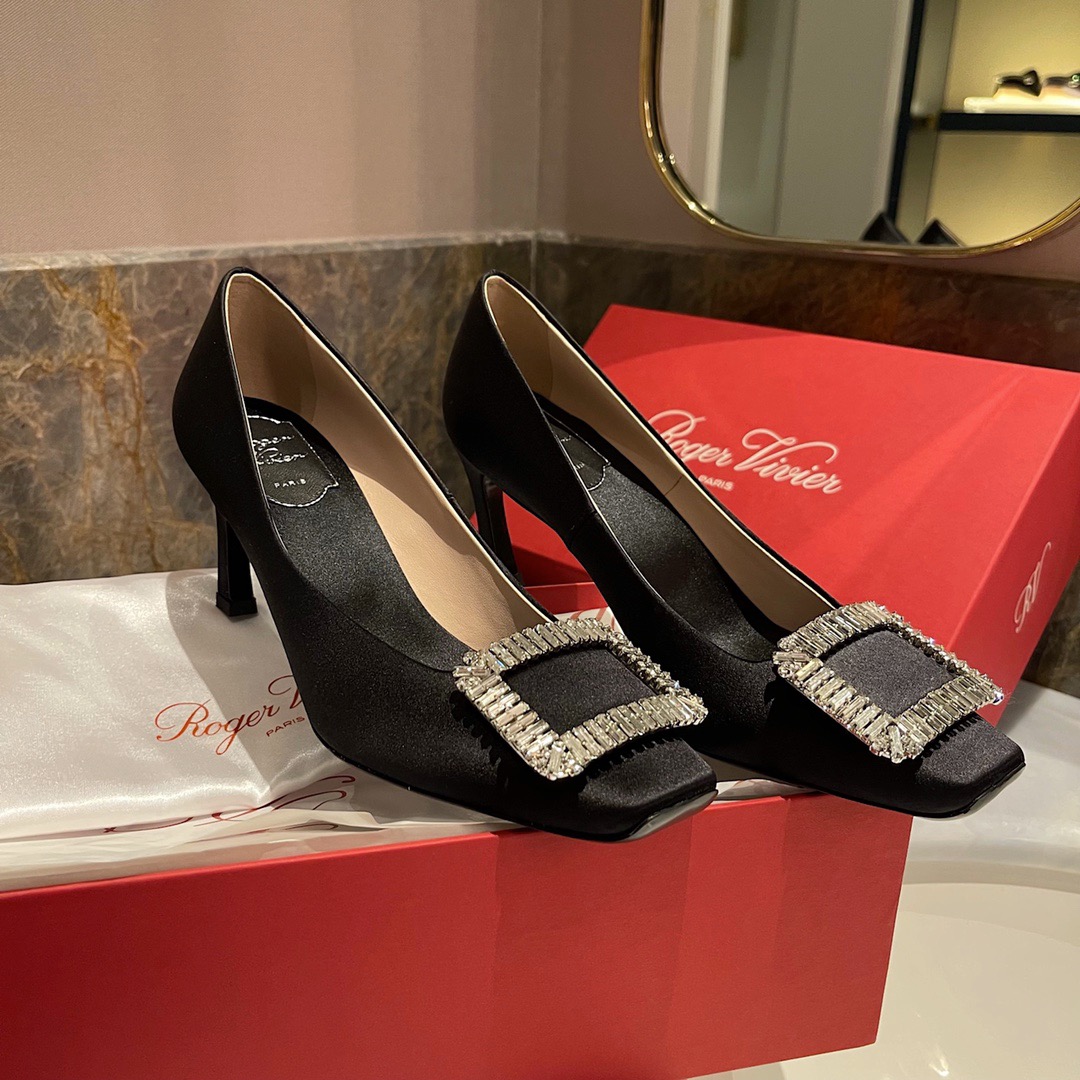 GIÀY ROGER VIVIER RIHNSTONE VELVET Black