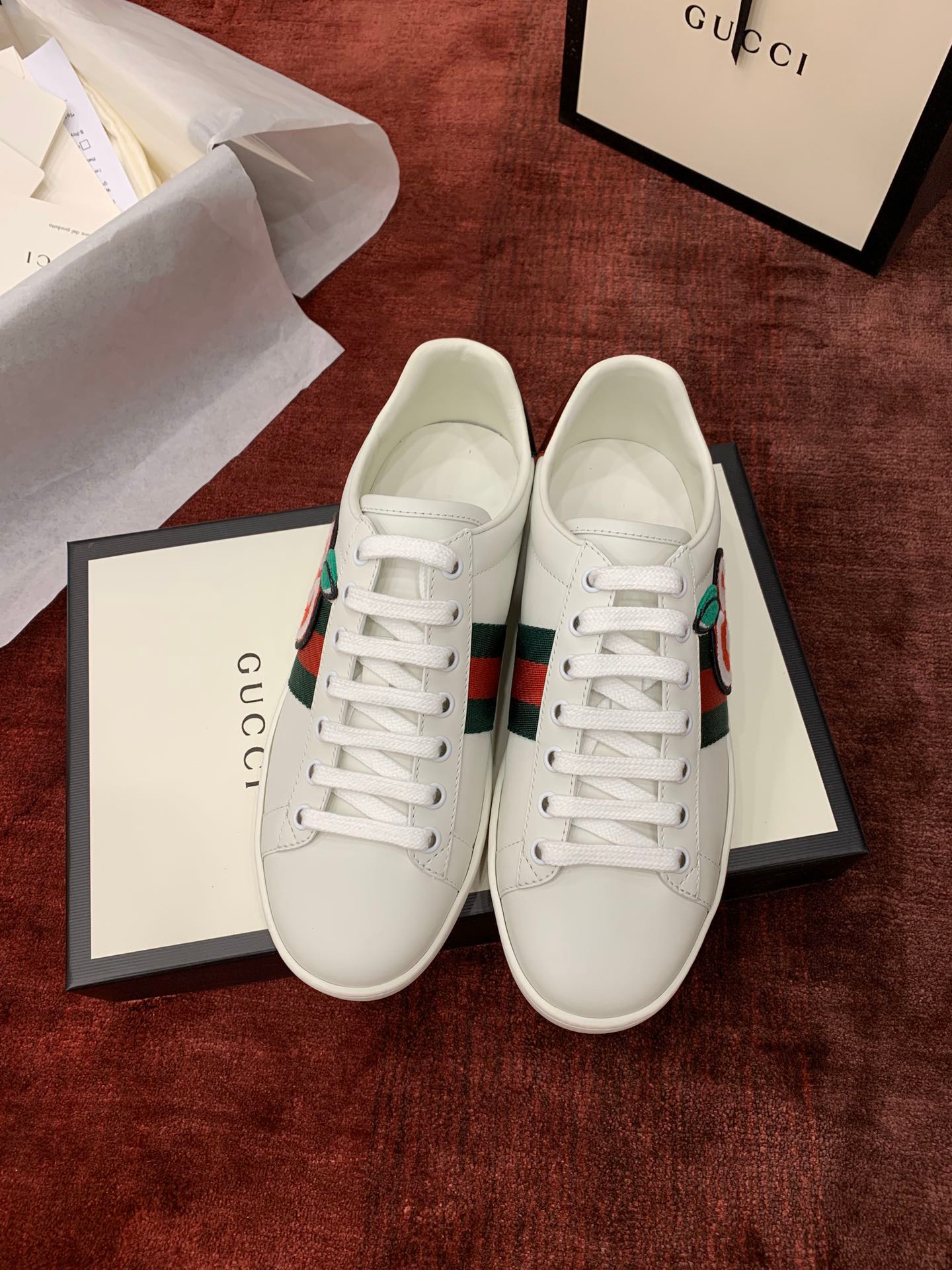 GIÀY GUCCI Leather Ace Sneakers GG Apples White