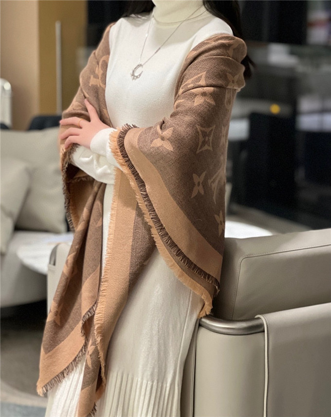 KHĂN Louis Vuitton LV Logo scarf