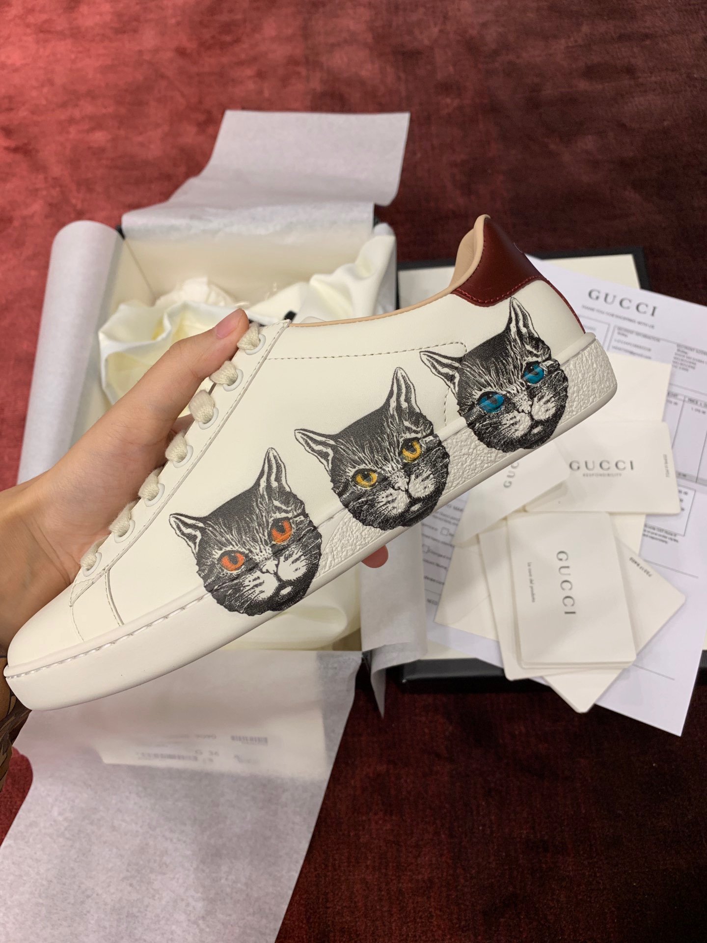 GIÀY GUCCI Leather Ace Sneakers Three Cat White