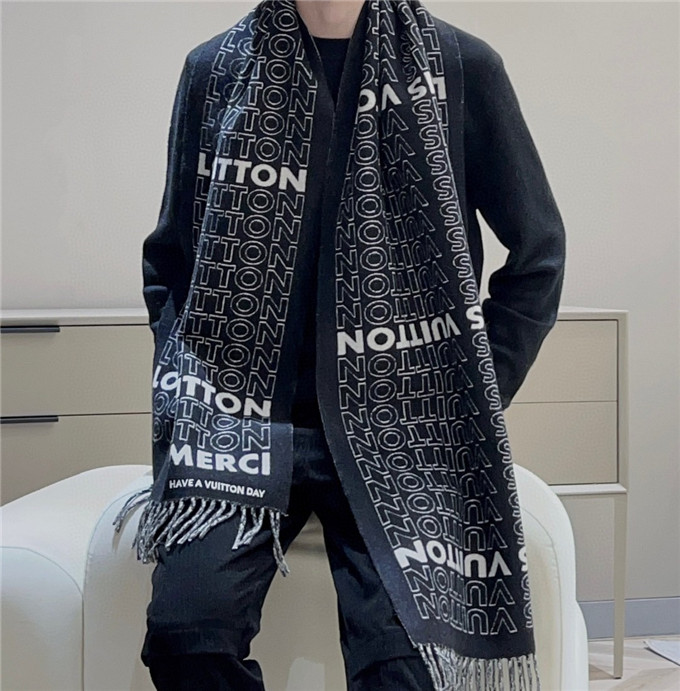 KHĂN Louis Vuitton LV Have you a nice Louis Vuitton scarf unisex
