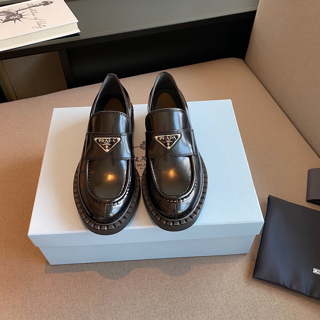 GIÀY PRADA Leather loafer