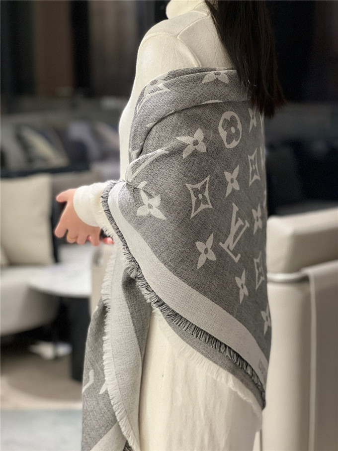 KHĂN Louis Vuitton LV Logo scarf