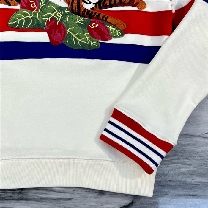 ÁO GUCCI TIGER Sweater
