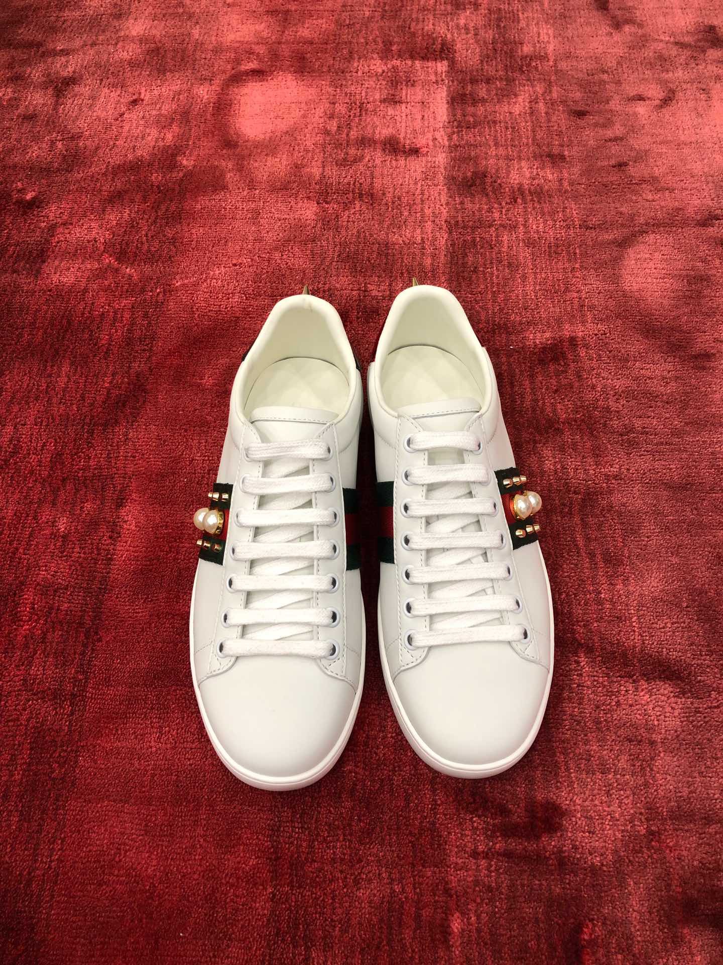 GIÀY GUCCI Leather Ace Sneakers Pear and Spkies White