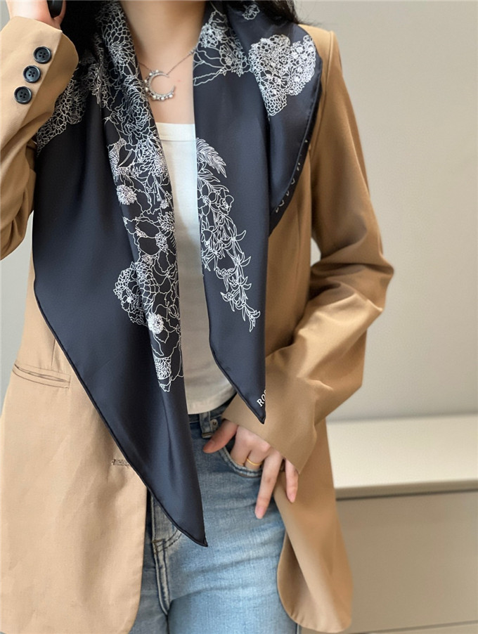 KHĂN Hermes Robe Legere Silk scarf