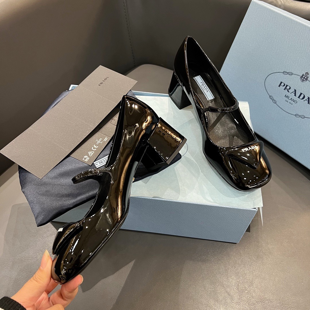 GIÀY PRADA Gloss Leather Sling Back