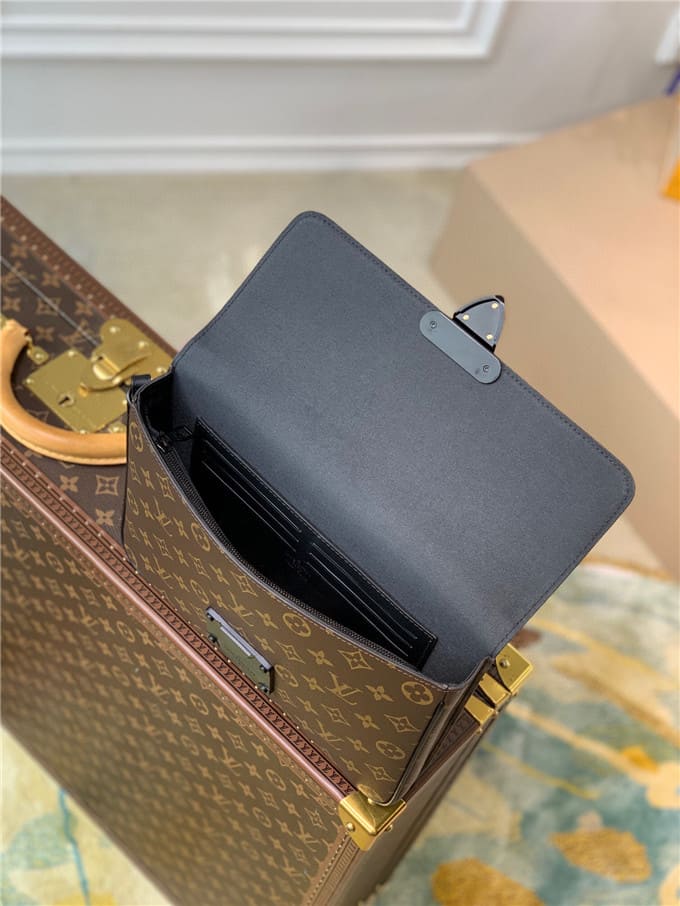Túi LOUIS VUITTON s lock a4 pouch bag