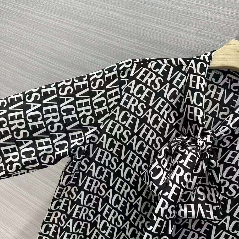 ÁO Versace Allover Logo-Black