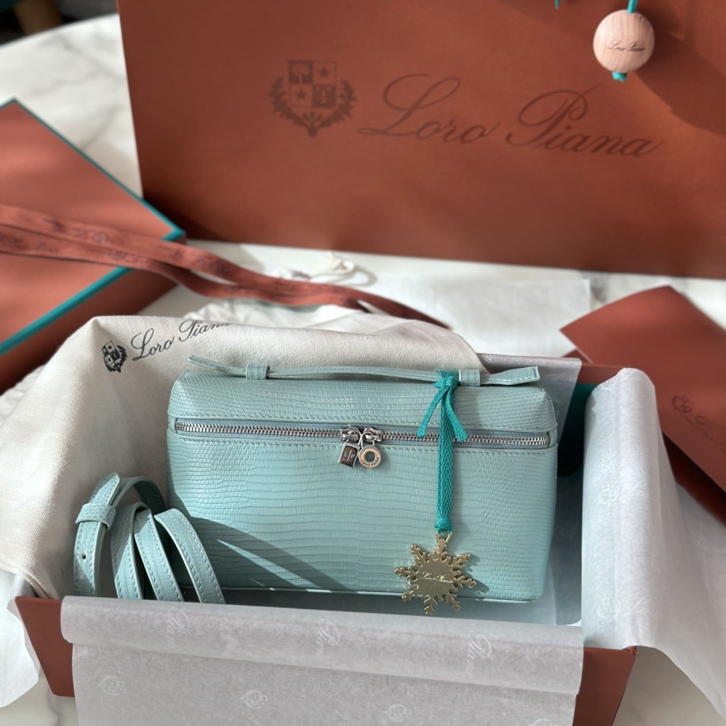 TÚI Loro Piana Women Extra bằng da thằn lằn(Liên hệ để được giá tốt nhất)