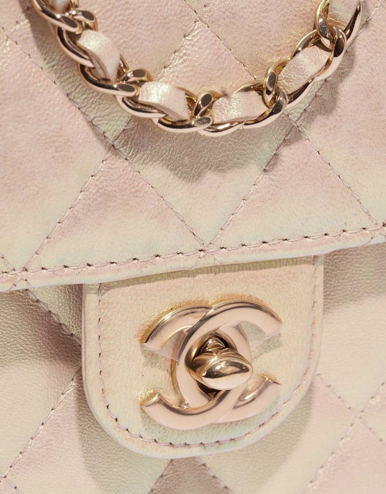 TÚI Chanel Phone Holder Lamb Metallic Pearl White