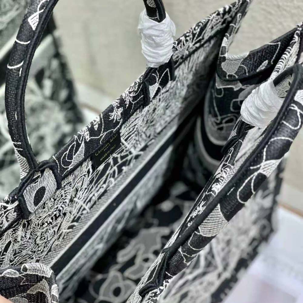 TÚI Dior Book Tote Black and White Dior Around the World Embroidery