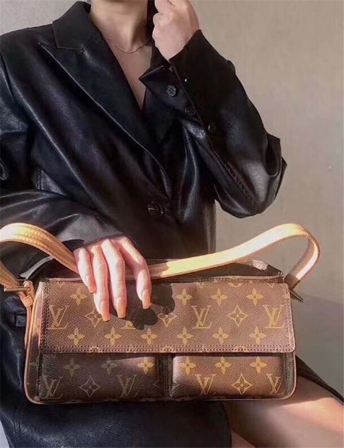 Túi LOUIS VUITTON Sling handbag