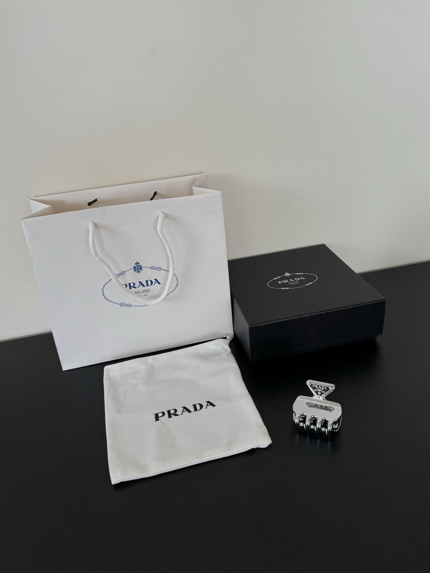 KẸP TÓC PRADA MILANO SPARKLING VINTAGE