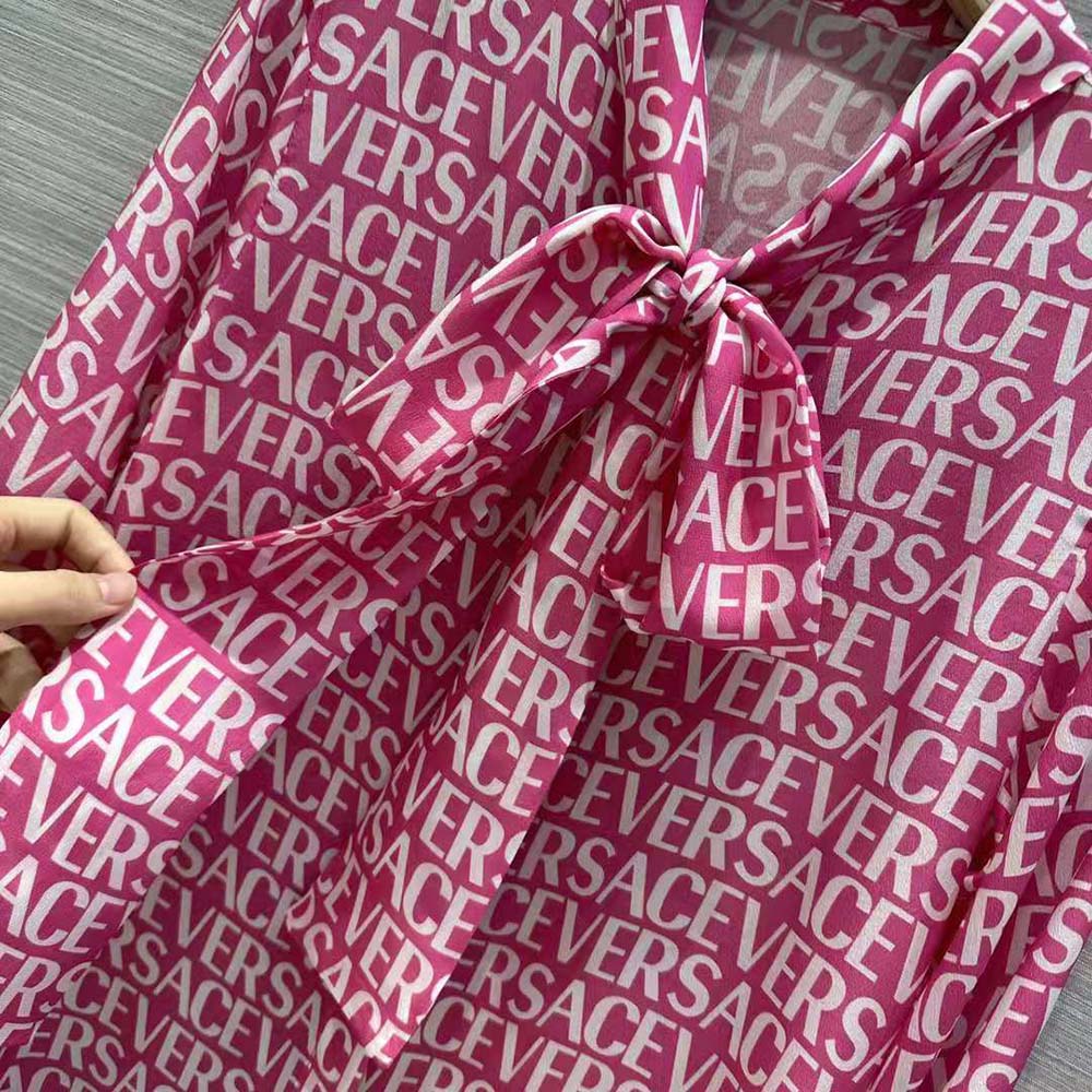 ÁO Versace Allover Logo-Pink