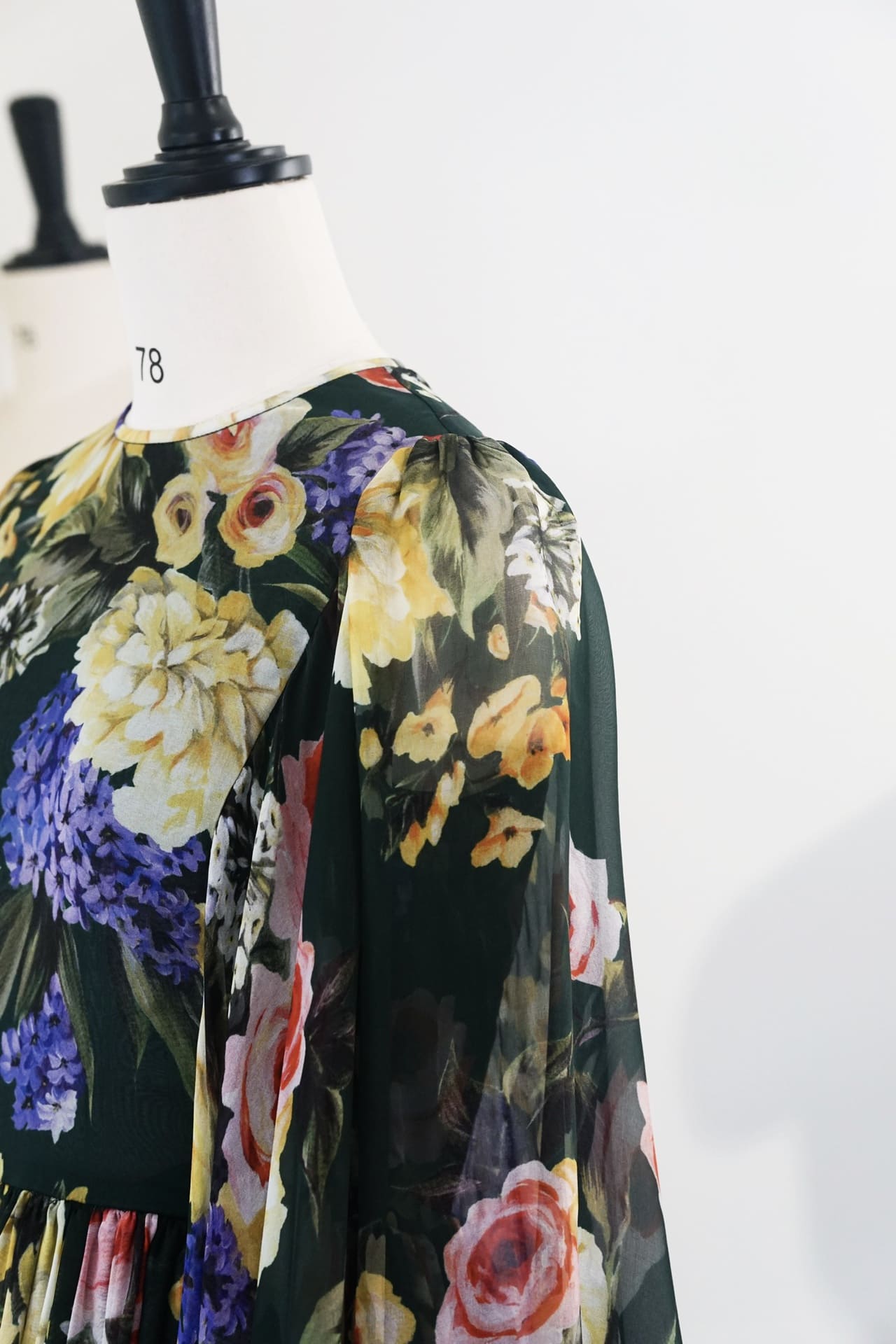 VÁY DOLCE & GABBANA BLACK BLUE FLORAL PRINT LONG DRESS High Classy