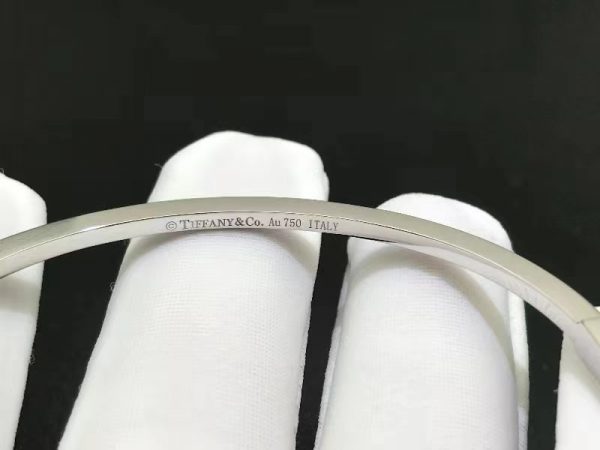 Vòng tay Tiffany & Co T Diamond kim cương vàng trắng 18K