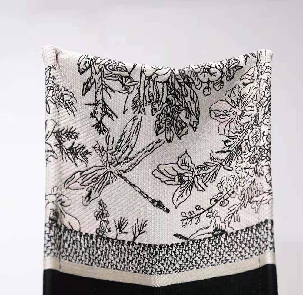 TÚI Dior Women Large Dior Book Tote Blue Toile de Jouy Flowers Embroidery