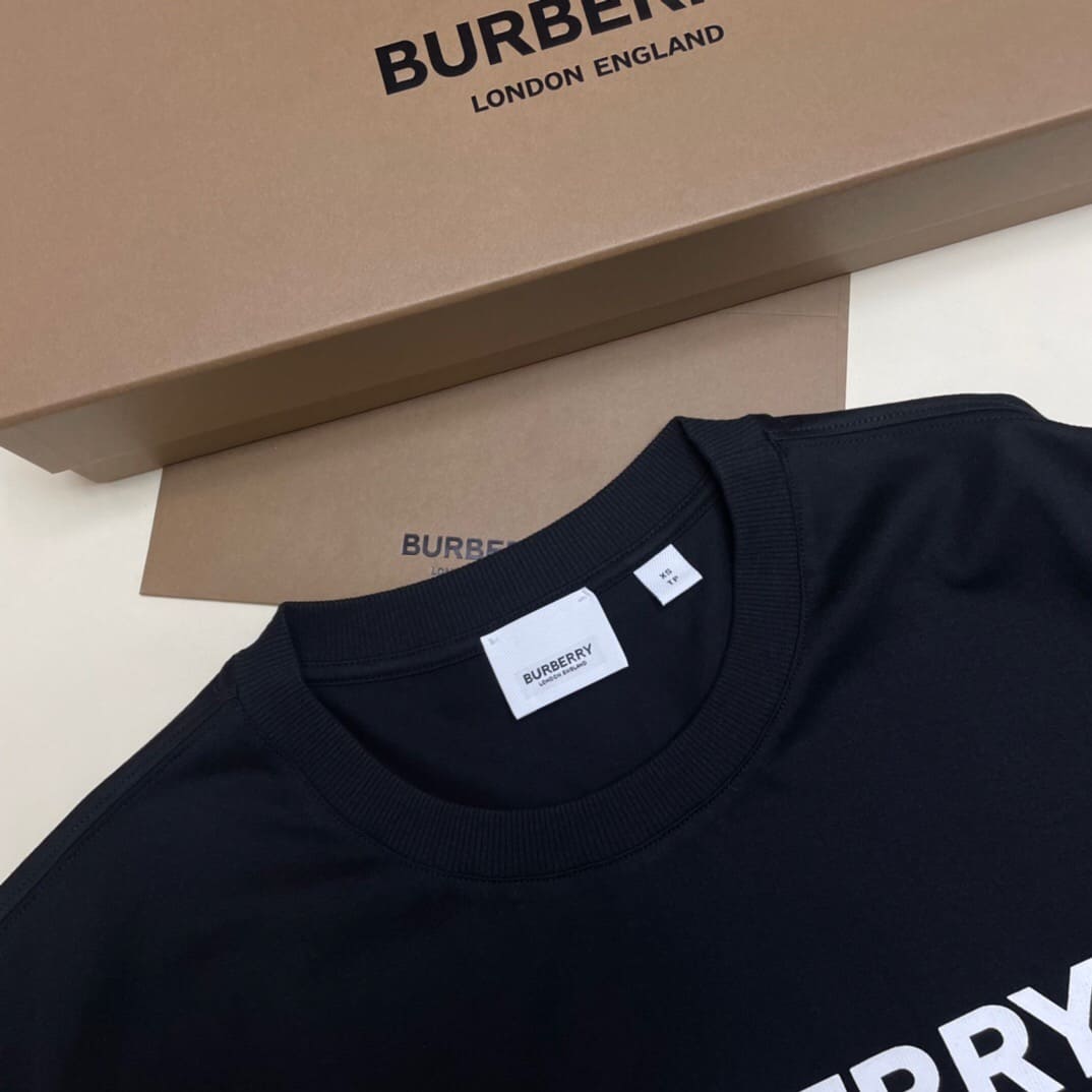 TÚI LOEWE Elephant Pocket màu da bê cổ điển màu xanh lá cây