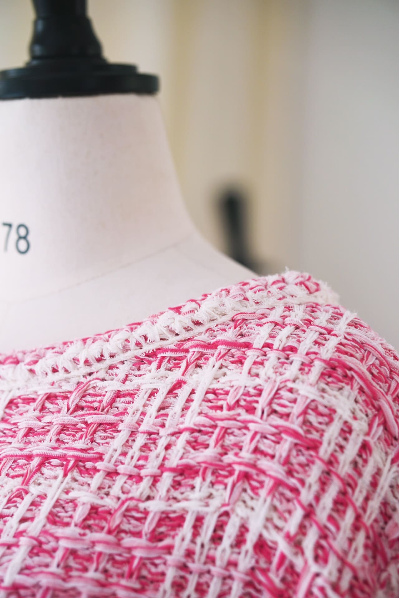 BỘ ĐỒ CHANEL MÀU HỒNG TWEED PINK MID DRESS High Classy