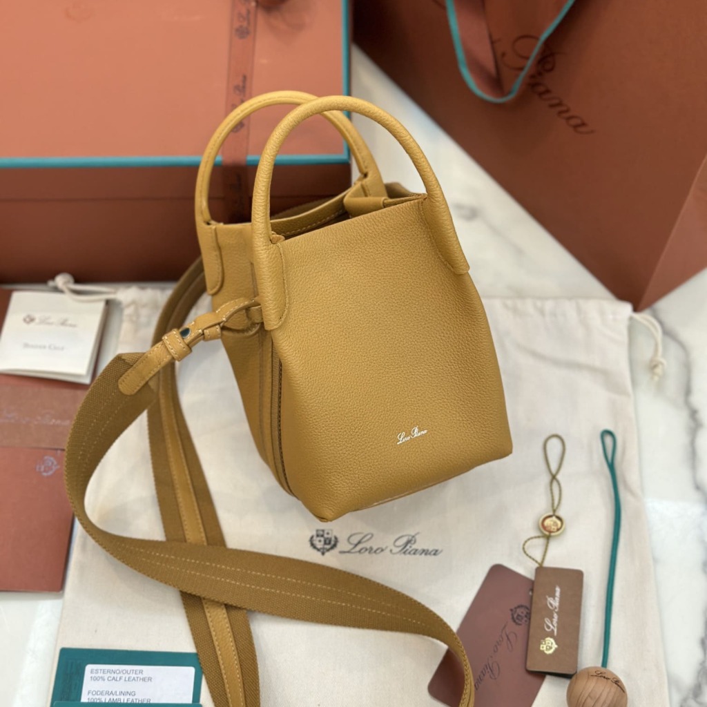 TÚI Loro Piana Bale Micro bằng da bê màu nâu