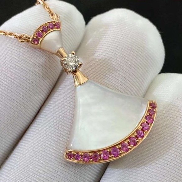 DÂY CHUYỀN BVLGARI DIVAS M.O.P WITH PINK SAPPHIRES ROSE GOLD 18K