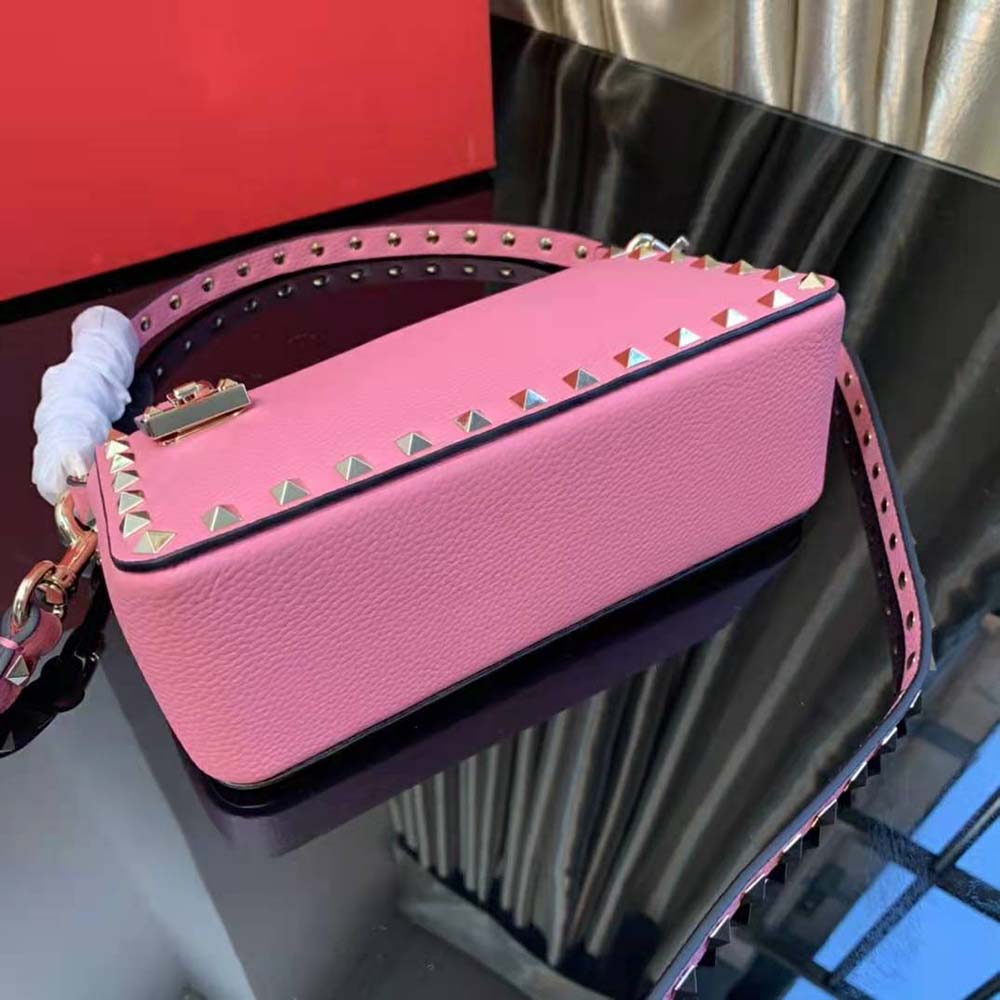 TÚI Valentino Rockstud Grainy Calfskin Crossbody Bag-Pink