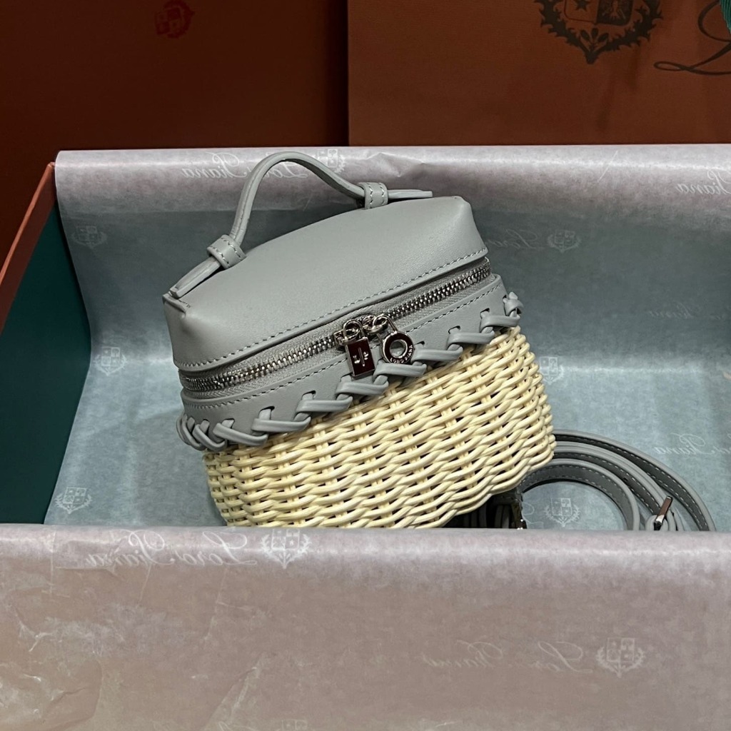 TÚI Loro Piana Women Extra Pocket Cross Body Wicker bằng da bê kết hợp tre đan