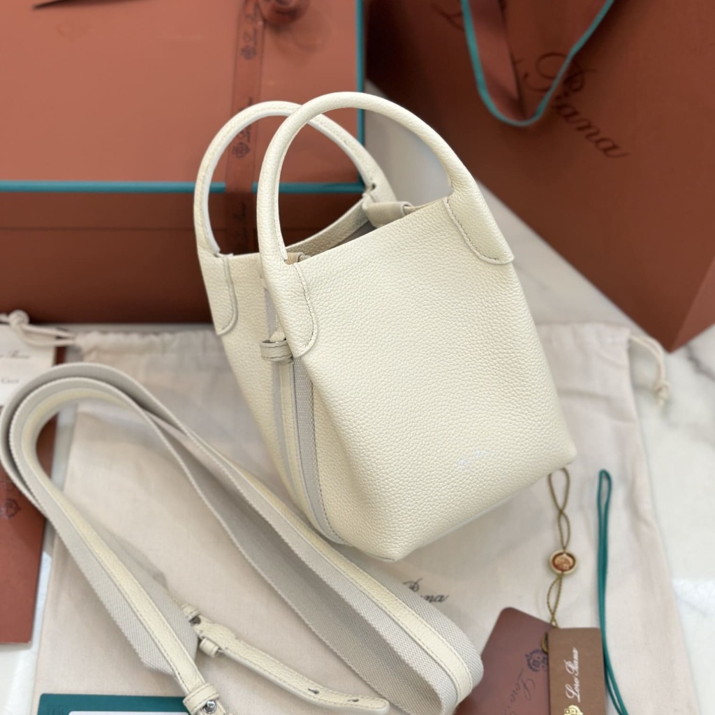 TÚI Loro Piana Bale Micro bằng da bê màu trắng