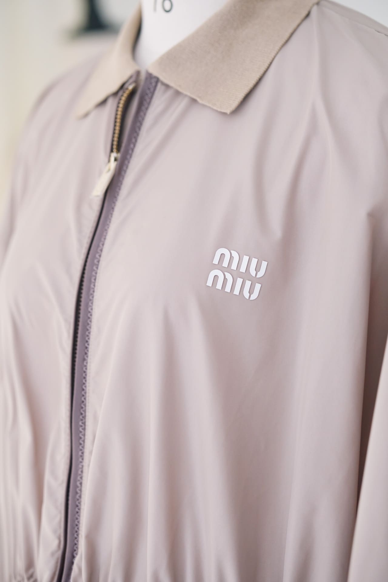 BỘ ĐỒ MIU MIU BEIGE MID PARTY High Classy