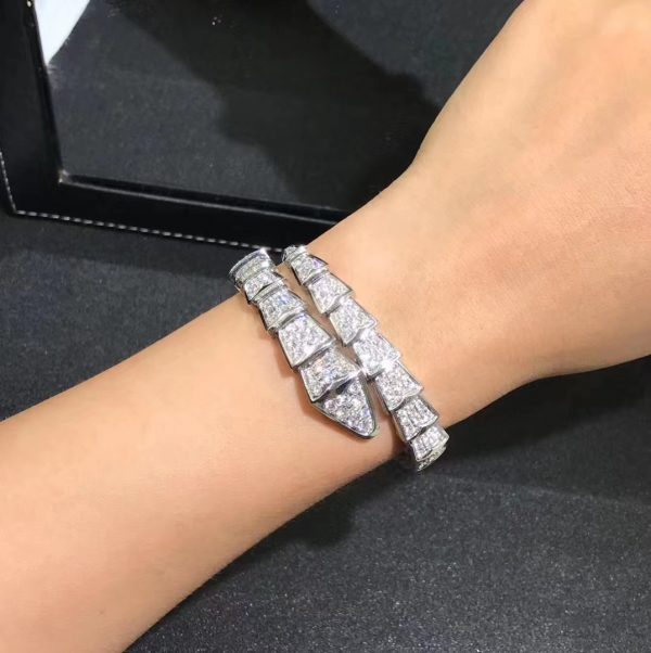Vòng tay BVLGARI Serpenti Viper Pavé Diamonds kim cương vàng trắng 18K